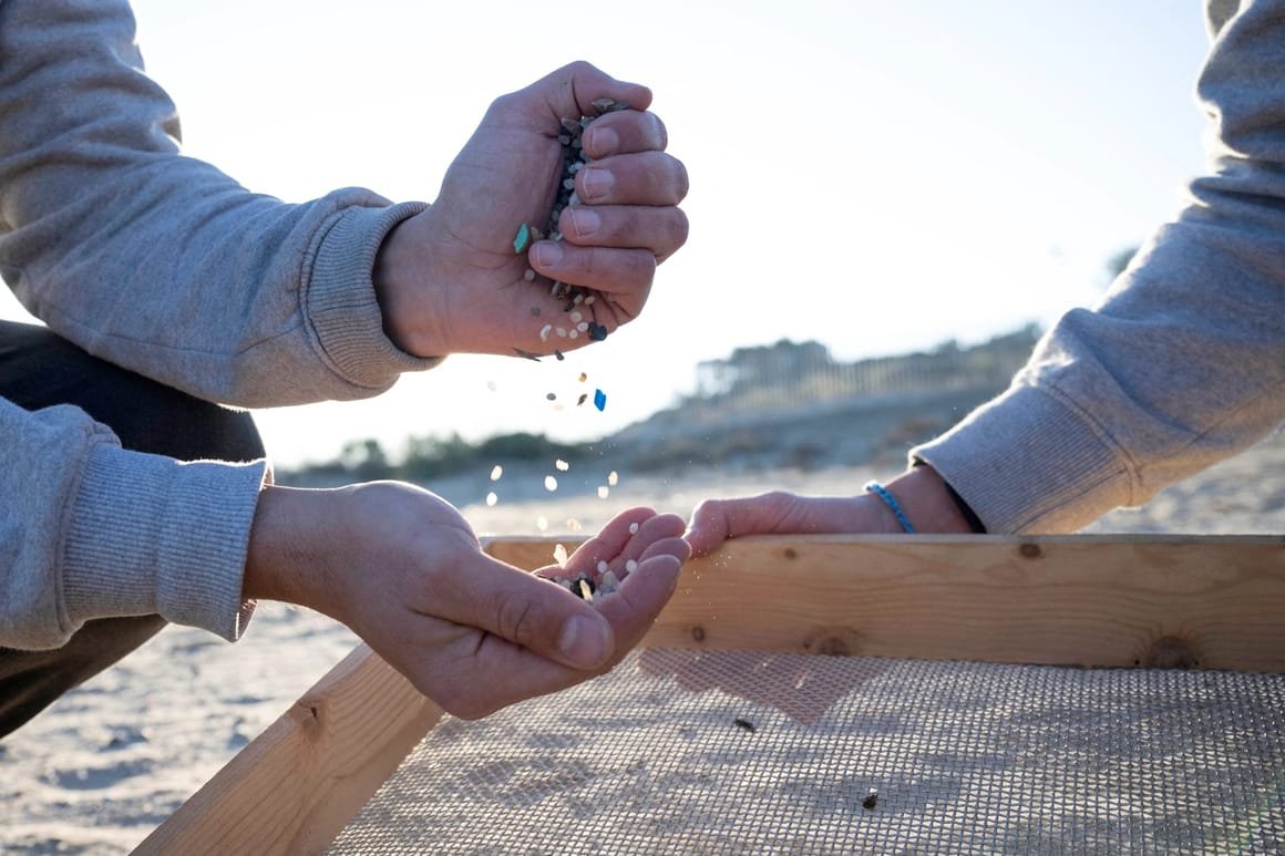 SPAIN-ENVIRONMENT-POLLUTION-OCEAN-PLASTIC
