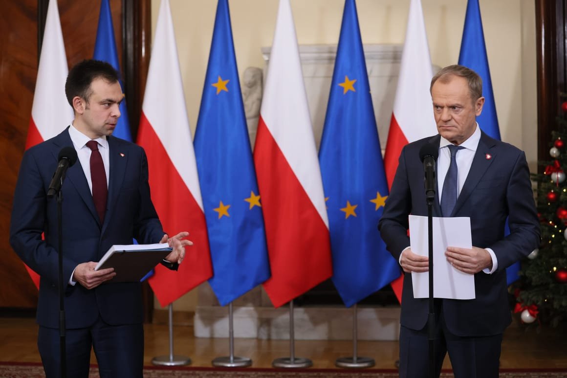 New Polish government meets to adopt draft budget for 2024