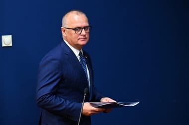 Serbian minister resigns after train station collapse