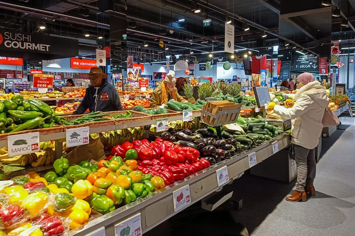 FRA-PARIS-SUPERMARKET