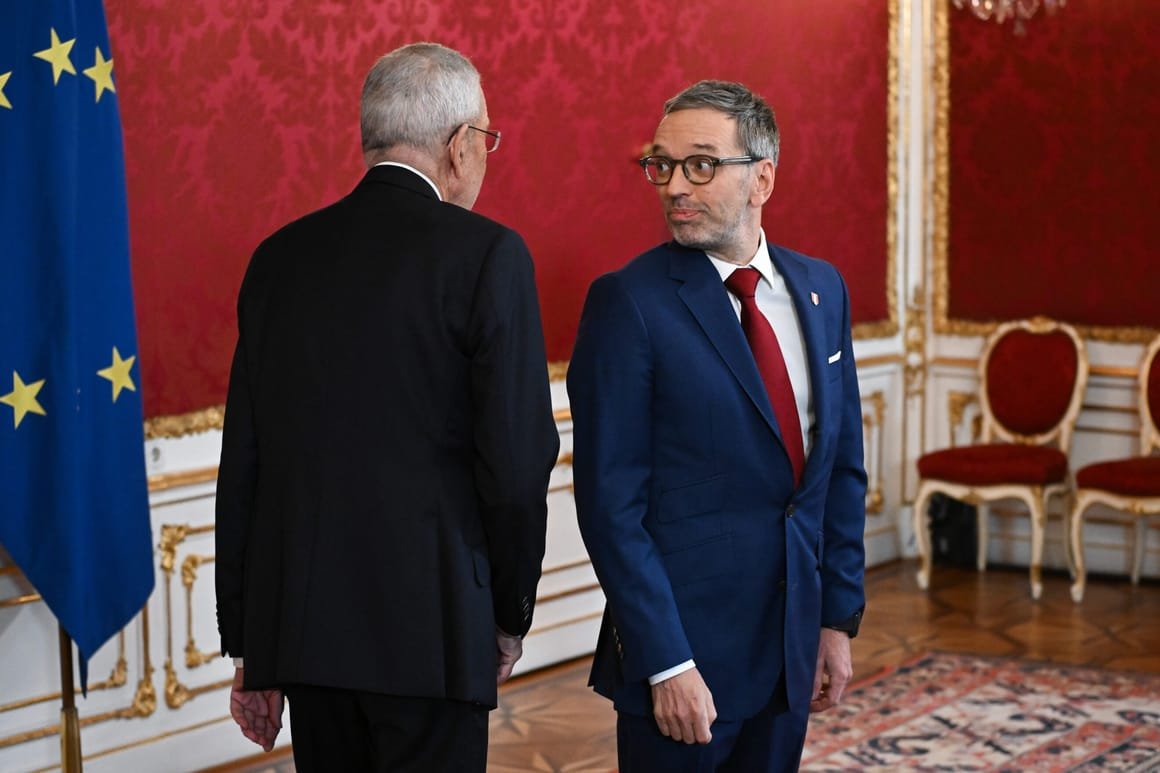 Far-Right FPOe To Lead Second Round Of Austrian Coalition Negotiations