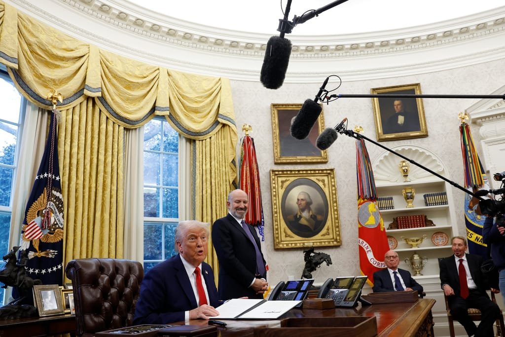 Trump agrees to 30-day pause on Canada tariffs