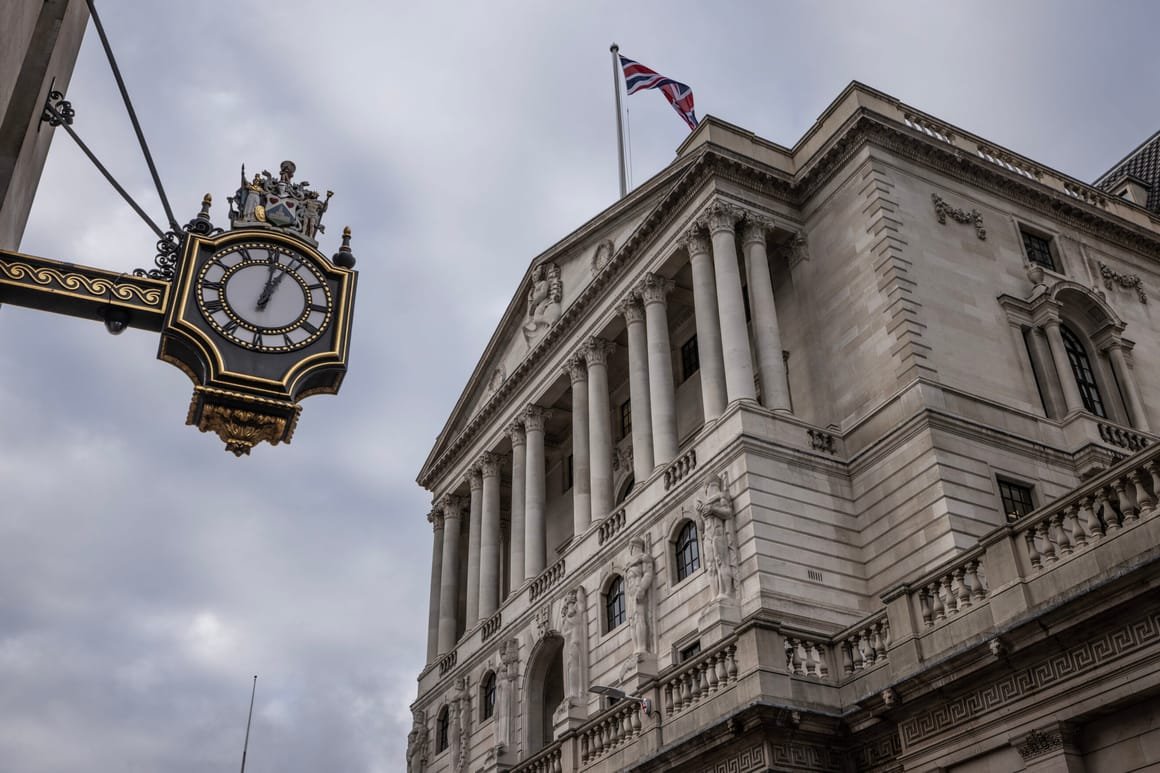 UK Economy Shrank Last Quarter, According To New Gov. Figures