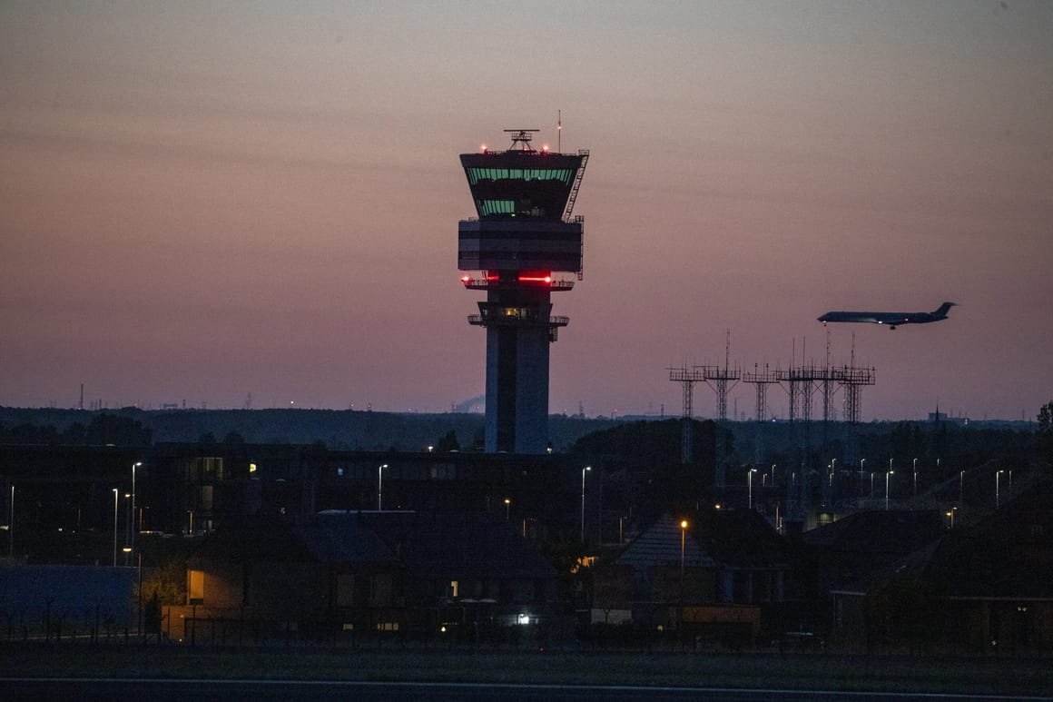 BELGIUM-POLITICS-ENVIRONMENT-TRANSPORT-AIR