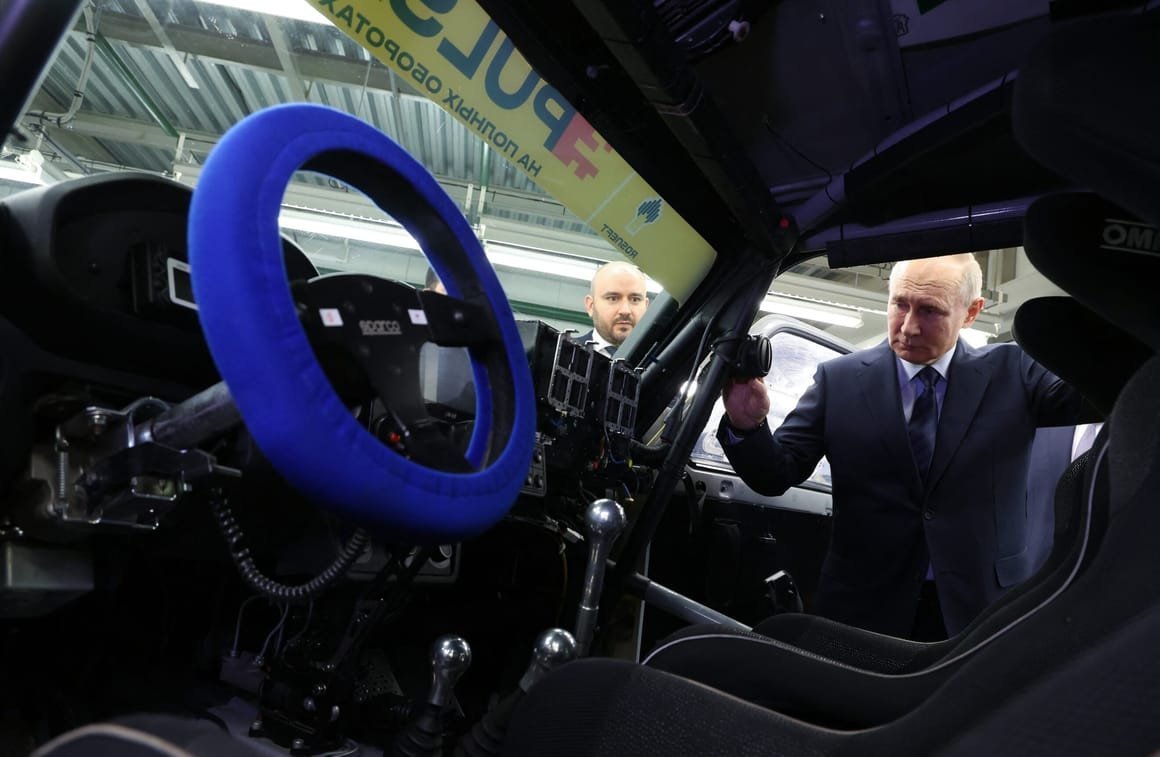 RUSSIA-POLITICS-ECONOMY-AVTOVAZ